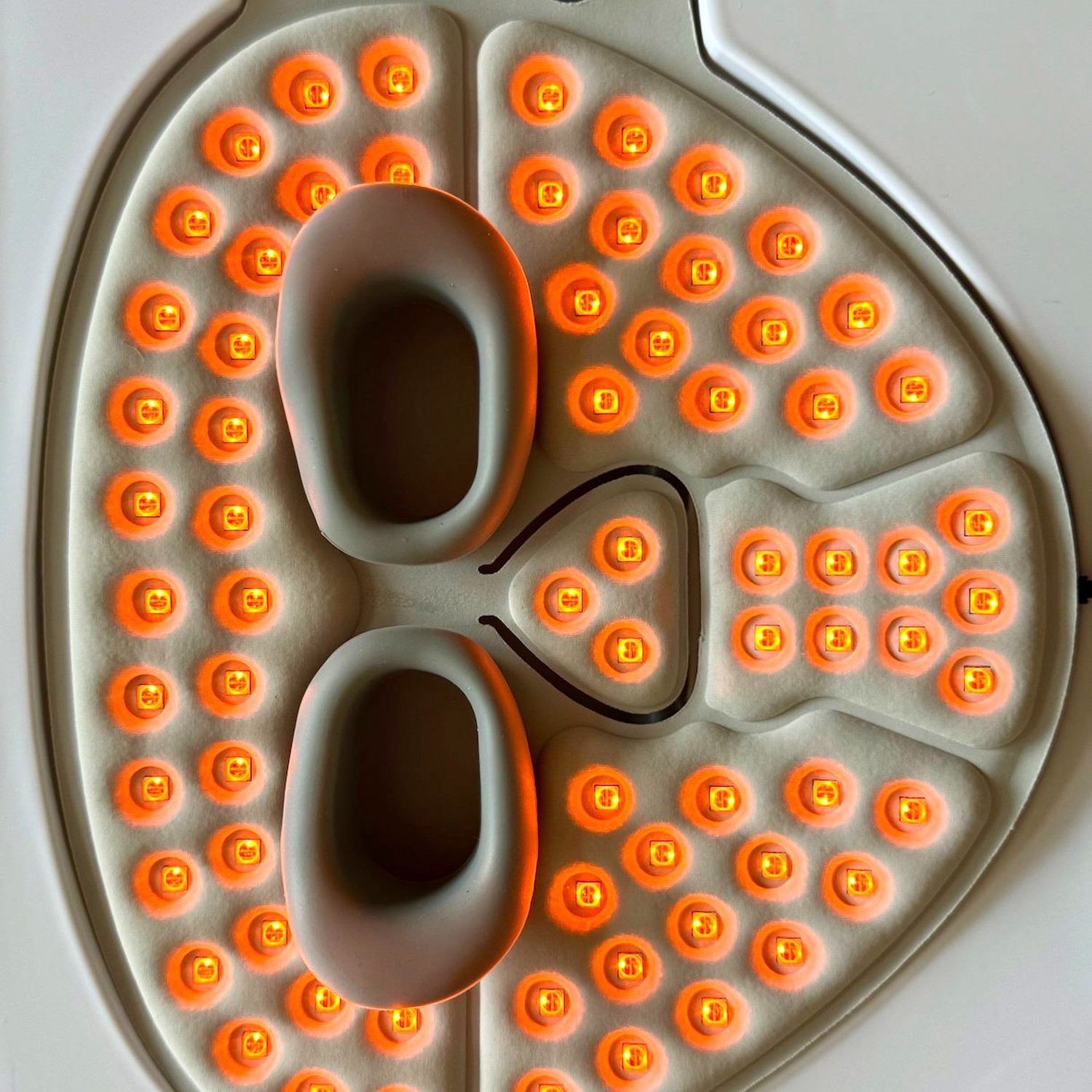 LED array — Amber mode (605nm)